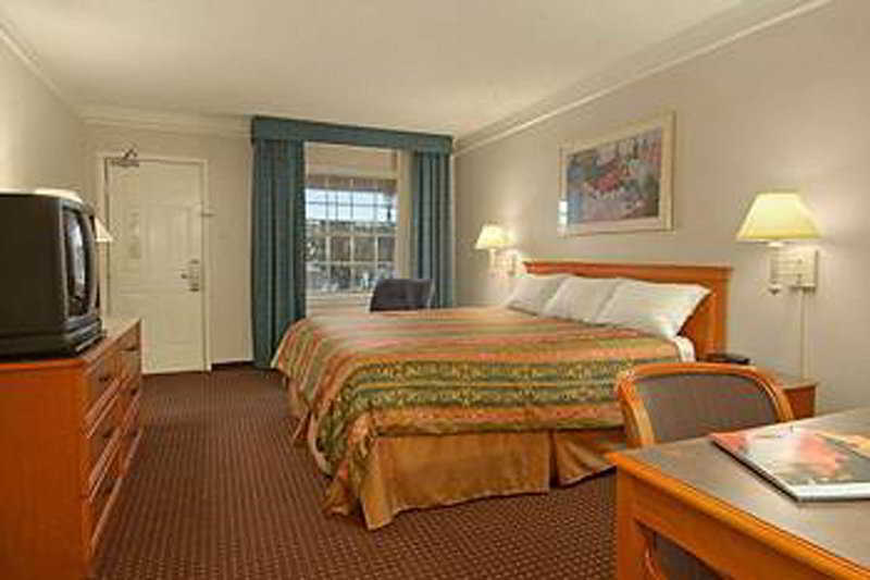 Days Inn By Wyndham Tucson City Center Rom bilde